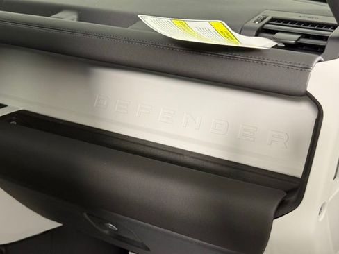 New 2025 Land Rover Defender 110 S image 33