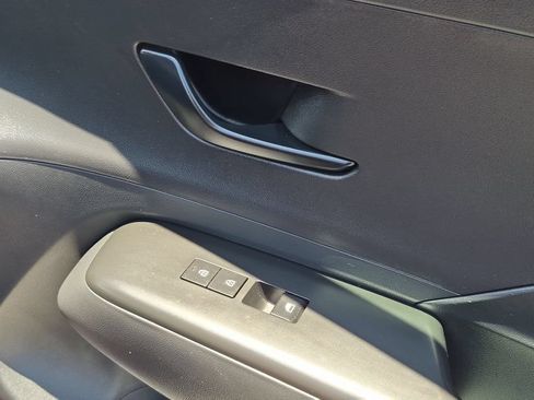 Used 2025 Hyundai Kona SEL FWD image 34