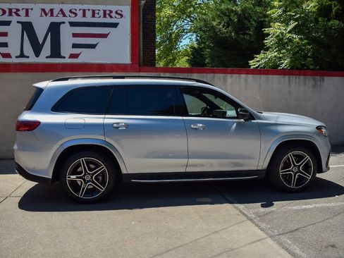 Used 2025 Mercedes-Benz GLS 450 4MATIC w/ AMG Line Exterior image 10