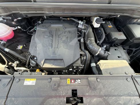 Used 2026 Kia Carnival FWD image 17