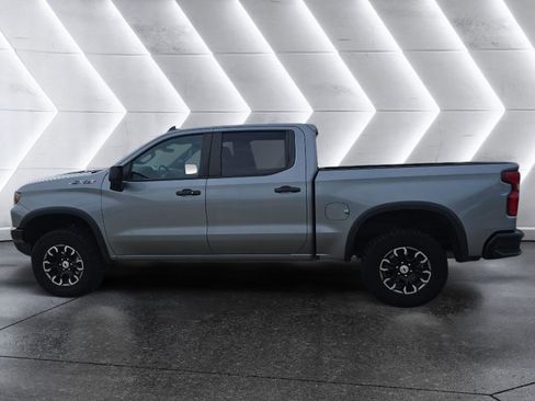 Used 2023 Chevrolet Silverado 1500 ZR2 w/ Technology Package image 8