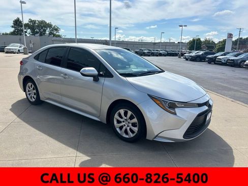 Used 2025 Toyota Corolla LE FWD image 4