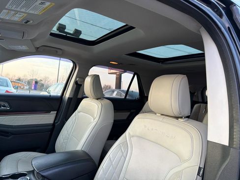 Used 2018 Ford Explorer Platinum image 26