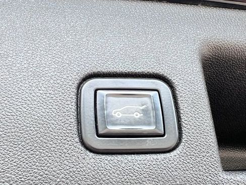 Used 2022 Chevrolet Equinox Premier AWD/4WD image 40