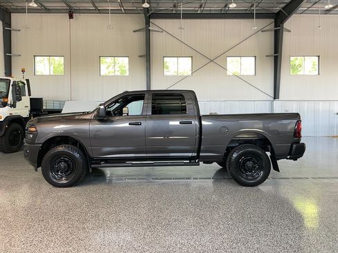 Used 2025 RAM 2500 Tradesman AWD/4WD image 4