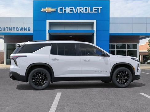 New 2026 Chevrolet Traverse LT w/ Midnight/Sport Edition FWD image 5