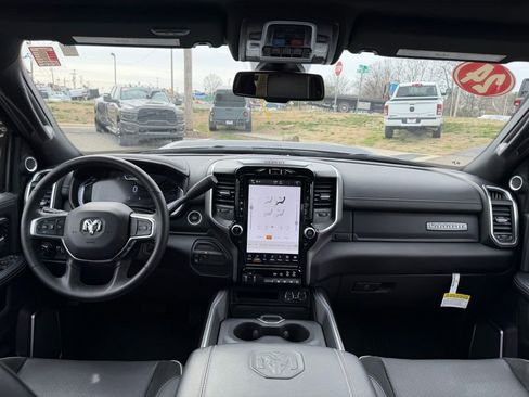 Used 2024 RAM 2500 Laramie w/ Night Edition image 41