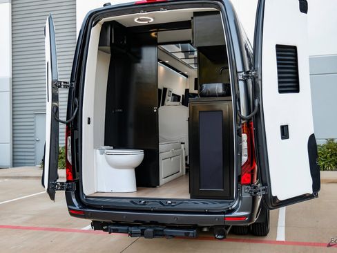 Used 2023 Mercedes-Benz Sprinter 3500 image 96