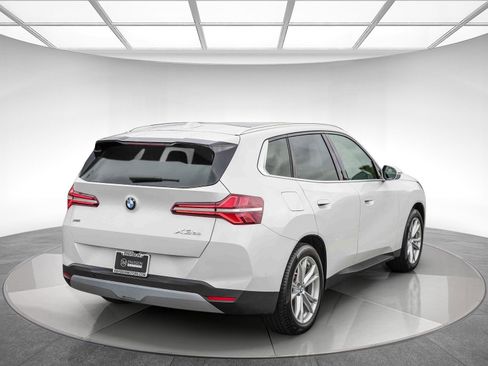 Used 2025 BMW X3 xDrive30i w/ Premium Package AWD/4WD image 4