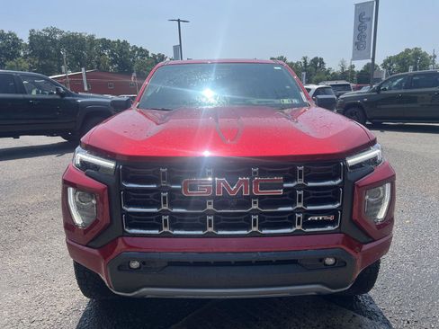 Used 2024 GMC Canyon AT4 w/ AT4 Premium Package AWD/4WD image 8