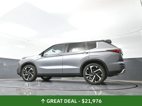 Used 2024 Mitsubishi Outlander SE image 56