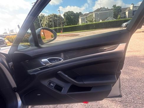 Used 2015 Porsche Panamera AWD/4WD image 49