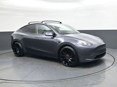 Used 2021 Tesla Model Y Performance image 2