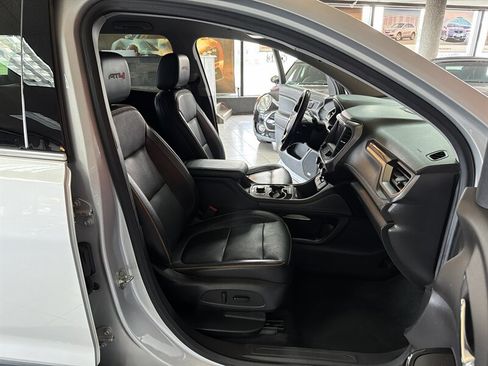 Used 2020 GMC Acadia SLT AWD/4WD image 25