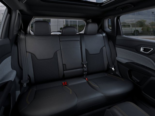 New 2026 Jeep Compass Latitude AWD/4WD image 21