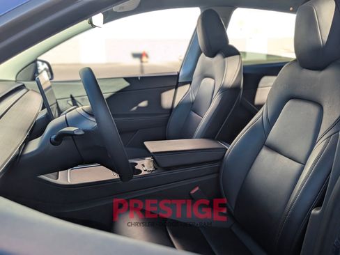 Used 2021 Tesla Model Y Long Range AWD/4WD image 26
