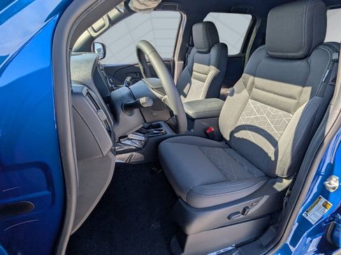 New 2026 Nissan Frontier SV image 5