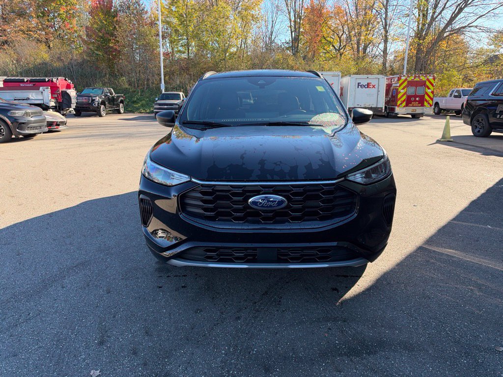 Used 2023 Ford Escape ST-Line w/ Tech Pack #1 AWD/4WD image 4