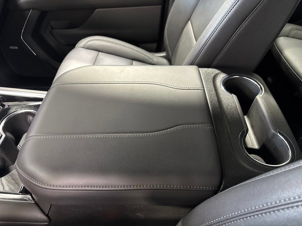 Used 2026 Chevrolet Suburban LT w/ Comfort Package AWD/4WD image 41