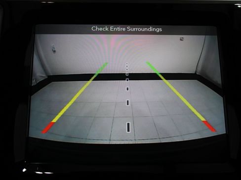 Used 2019 Jeep Cherokee Overland w/ Technology Group AWD/4WD image 36