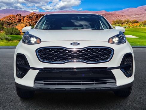 Used 2022 Kia Sportage LX image 8