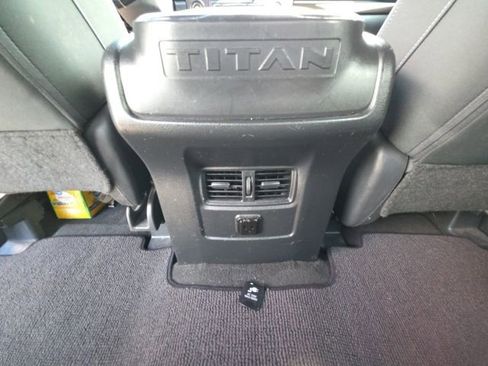 Used 2018 Nissan Titan SV w/ SV Convenience Package RWD image 24