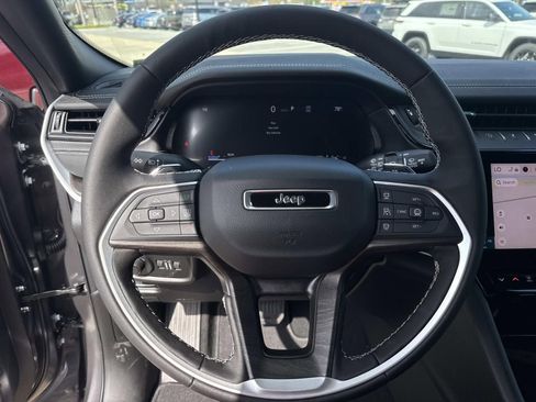 New 2026 Jeep Grand Cherokee Altitude image 22