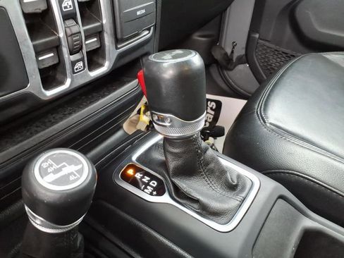 Used 2021 Jeep Wrangler Unlimited Sahara image 13