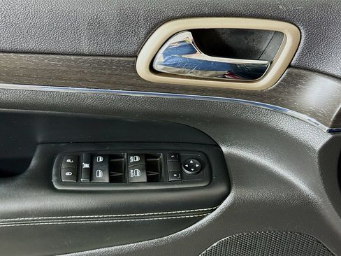 Used 2017 Jeep Grand Cherokee Limited AWD/4WD image 24