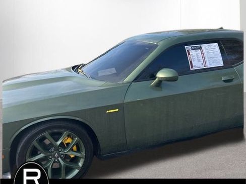 Used 2022 Dodge Challenger R/T w/ Driver Convenience Group image 10