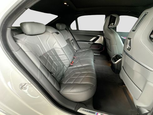 Used 2024 BMW 740i image 29