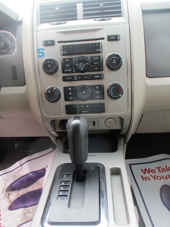 Used 2010 Ford Escape XLT FWD image 12