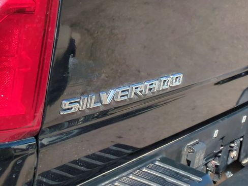 Used 2020 Chevrolet Silverado 2500 LTZ w/ LTZ Premium Package image 13