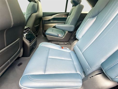 Used 2025 Cadillac Escalade IQ Luxury 2 AWD/4WD image 17