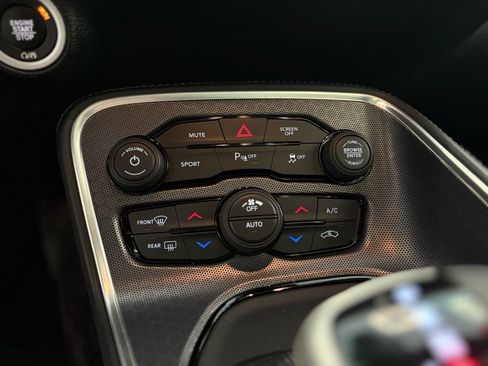 Used 2017 Dodge Challenger R/T Plus image 29