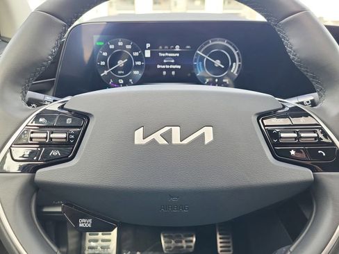 Certified 2023 Kia Niro Wave w/ Wave Preserve Package image 23