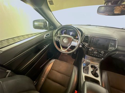 Used 2019 Jeep Grand Cherokee Altitude image 9