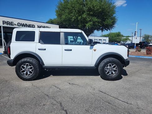 Used 2025 Ford Bronco Badlands AWD/4WD image 2