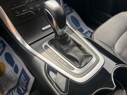 Used 2018 Ford Edge SEL w/ Equipment Group 201A AWD/4WD image 25