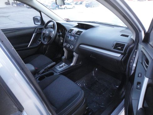 Used 2015 Subaru Forester 2.5i Premium w/ All-Weather Package image 11