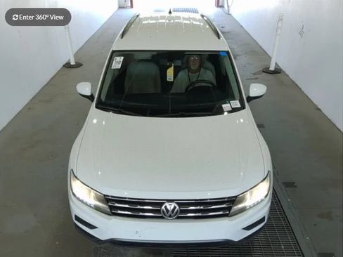 Used 2020 Volkswagen Tiguan SE FWD image 3