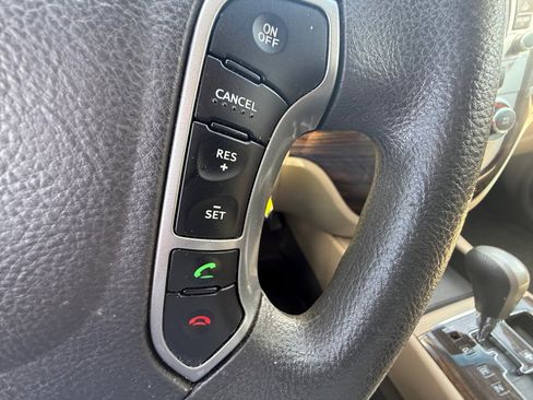 Used 2012 Hyundai Santa Fe GLS FWD image 17