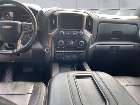Used 2022 Chevrolet Silverado 1500 High Country w/ Technology Package AWD/4WD image 28
