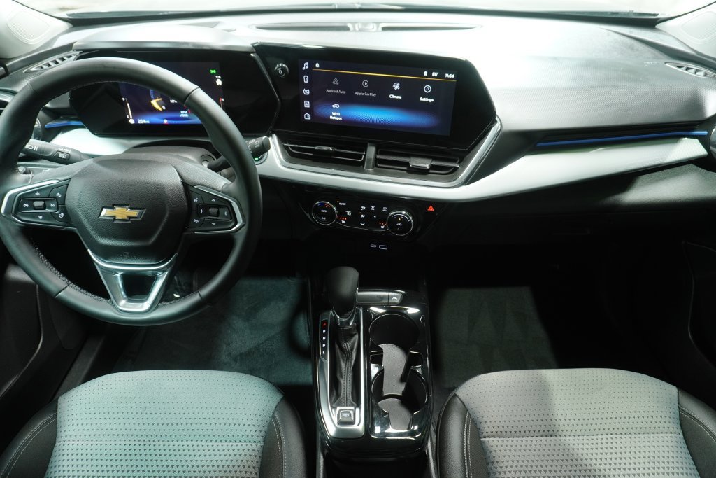 Used 2025 Chevrolet Trax LT w/ Driver Confidence Package FWD image 16