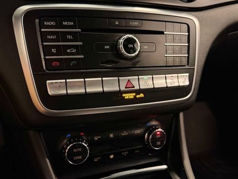 Used 2018 Mercedes-Benz GLA 250 4MATIC w/ Premium Package image 29