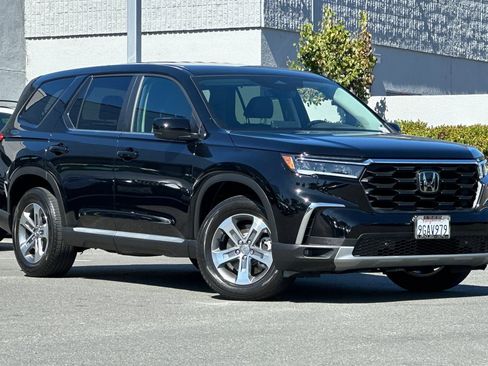 Used 2023 Honda Pilot EX-L image 2