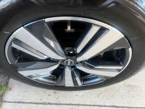 Certified 2023 Nissan Rogue SL w/ SL Premium Package AWD/4WD image 41