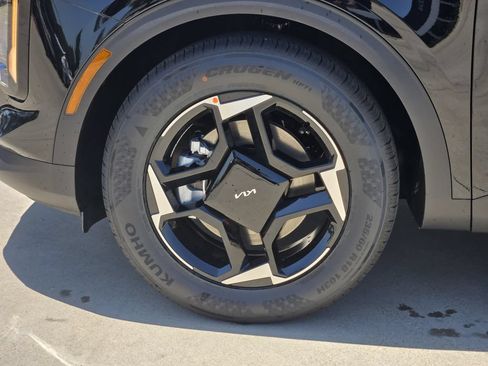 New 2026 Kia Sportage EX FWD image 9