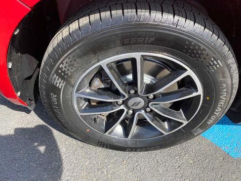 Used 2018 Dodge Journey SE w/ Connectivity Group FWD image 37