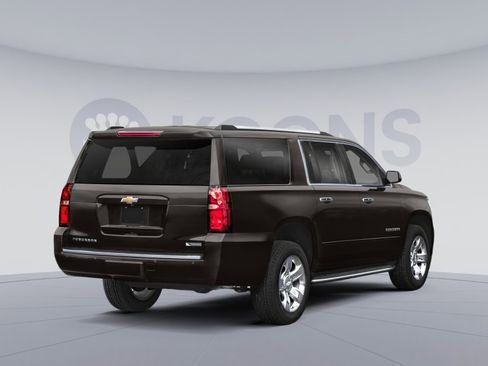 Used 2018 Chevrolet Suburban Premier w/ RST Edition AWD/4WD image 2